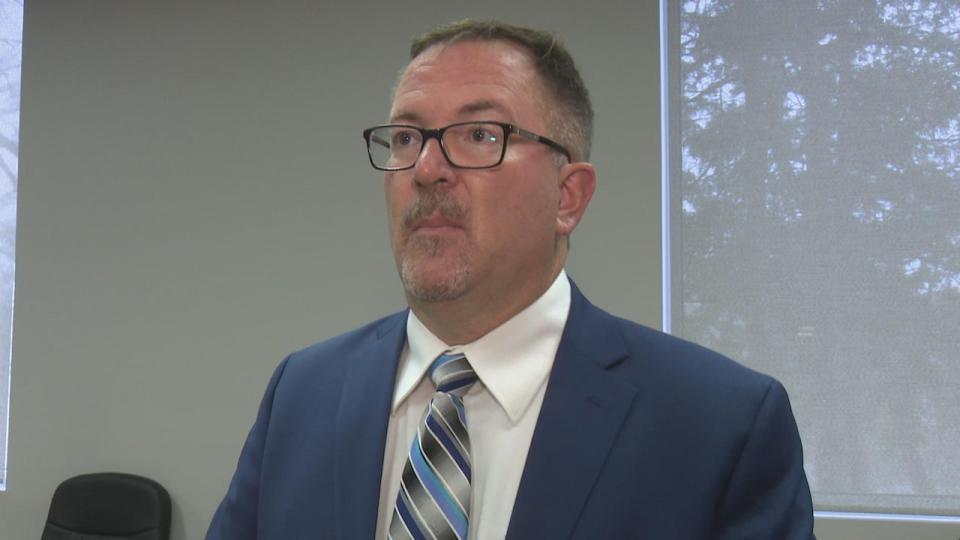 Chatham-Kent Mayor Darrin Canniff says anyone looking to open an adult entertainment parlour can still petition council for a license.
