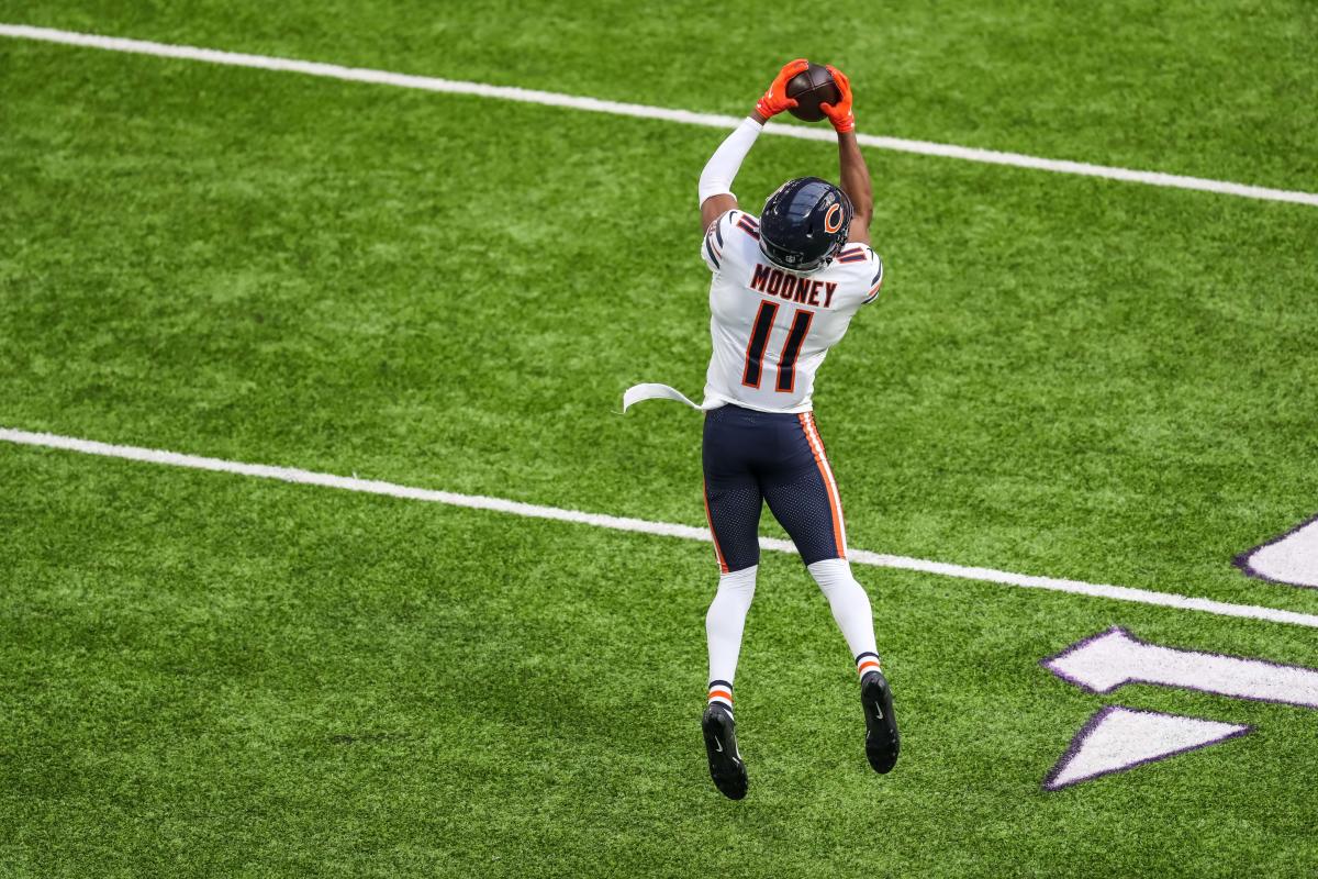 Bears' Darnell Mooney throws hat in the ring for catch of the year