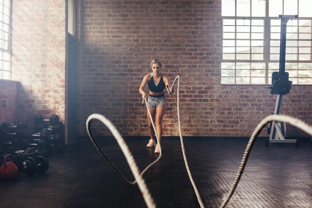 <a href="https://www.shutterstock.com/es/image-photo/young-woman-doing-strength-training-using-671878867" rel="nofollow noopener" target="_blank" data-ylk="slk:Shutterstock / Jacob Lund;elm:context_link;itc:0;sec:content-canvas" class="link ">Shutterstock / Jacob Lund</a>