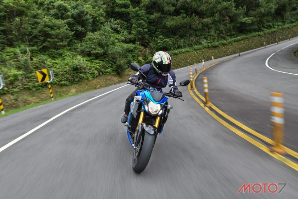 復甦的750級別性能街車：2017 SUZUKI GSX-S750 道路試駕