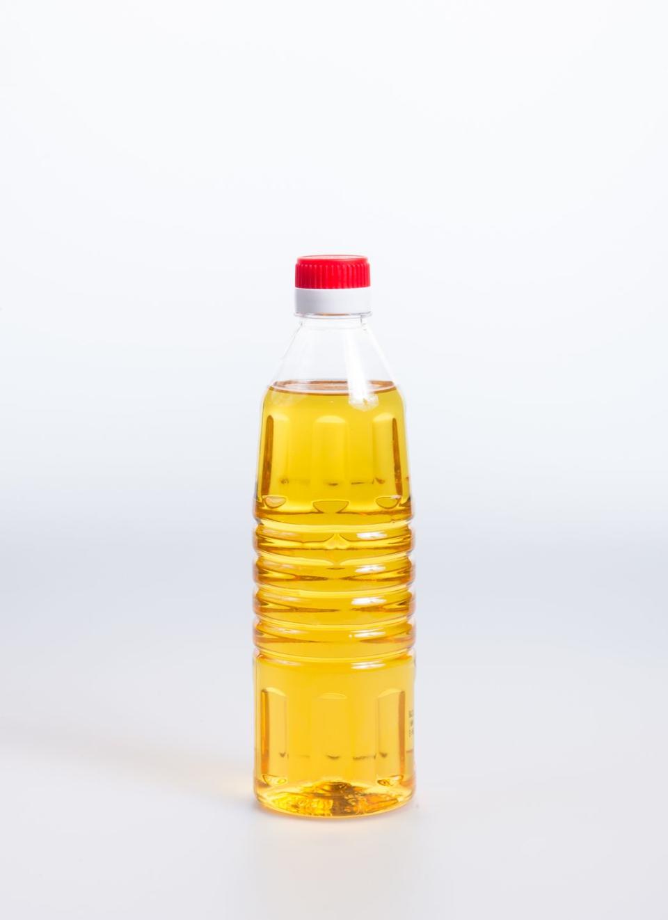 11) Cooking oil