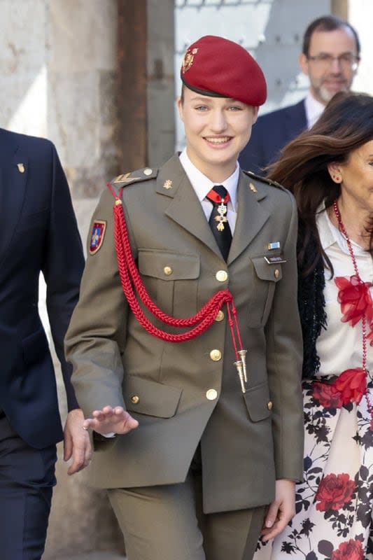 La princesa de Asturias luce el uniforme de especial relevancia del Ejercito de Tierra