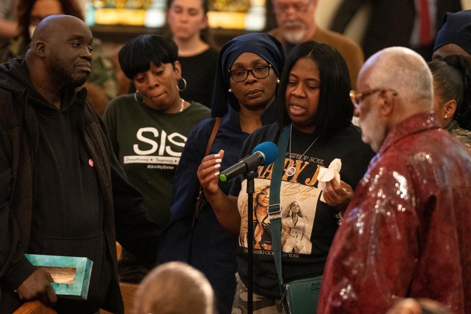 Najee Seabrooks' mother, Melissa Carter, speaks during a meeting at St. Luke Baptist Church with New Jersey Attorney General Matthew Platkin in Paterson on Thursday, May 4, 2023.