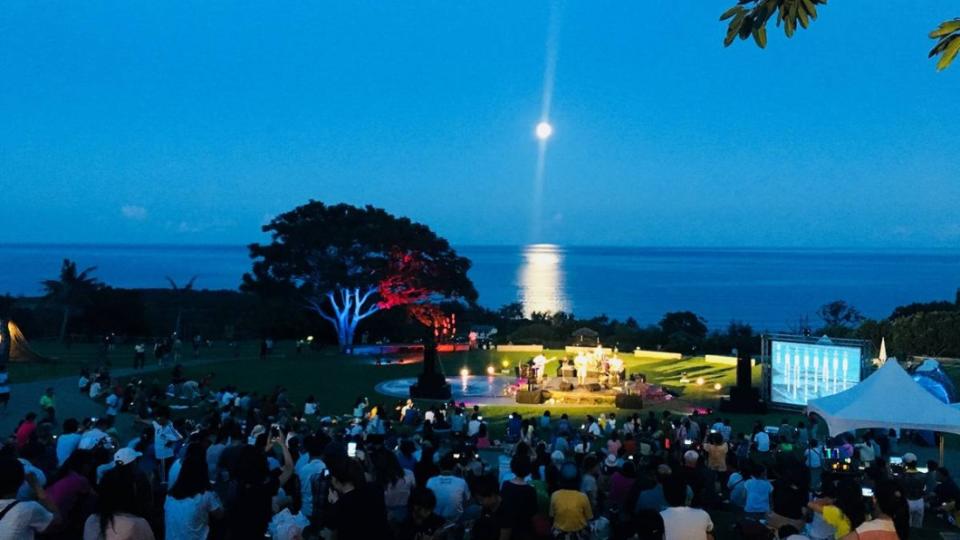 超浪漫的月光海音樂會，是每年夏天東部海岸的盛事。（圖／東部海岸國家風景區管理處提供）