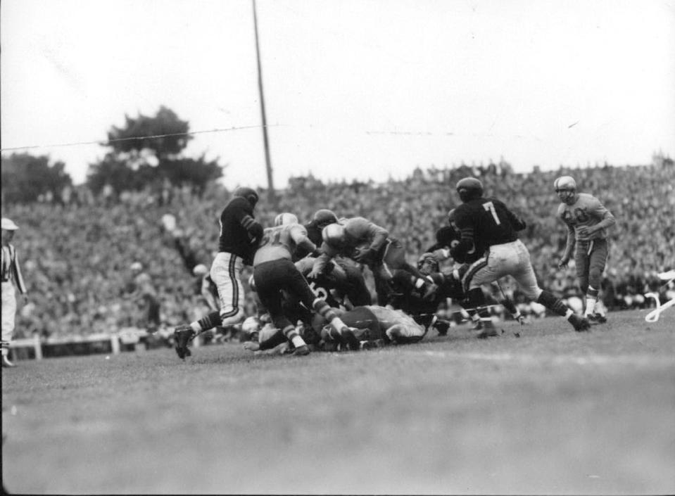 The Green Bay Packers played the Chicago Bears on Thanksgiving 1951.