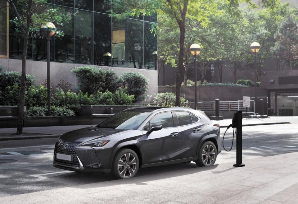 2-0-hybrid-lexus-ux300h-300e