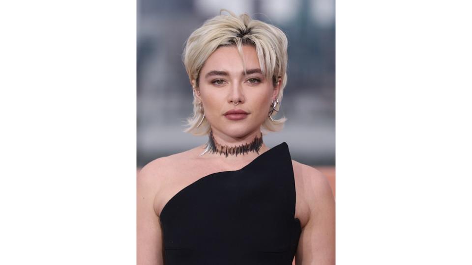 Florence Pugh with a bleach blonde textured Bixie at the photocall for Dune: Part Two