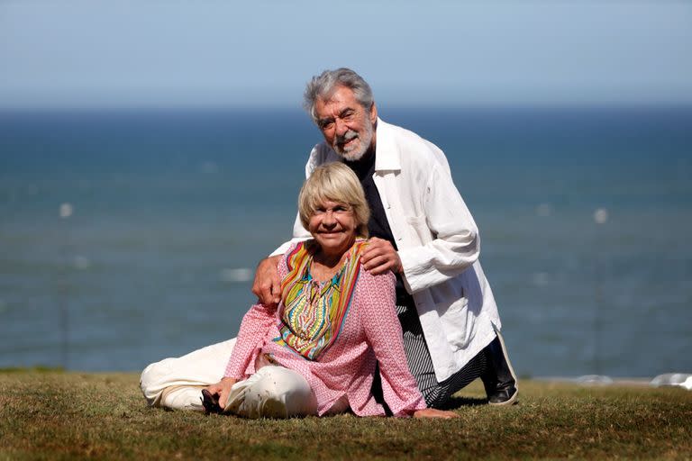 Virginia Lago y Héctor Gióvine en el Parque San Martín de Mar del Plata, para la pareja, un lugar en el mundo