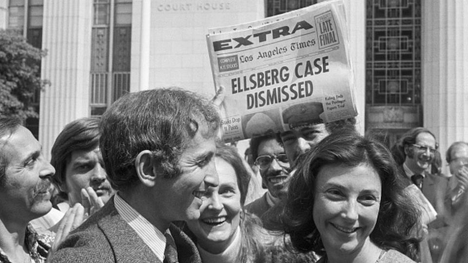 Daniel Ellsberg and wife walk from court after a federal judge dismissed the Pentagon Papers case