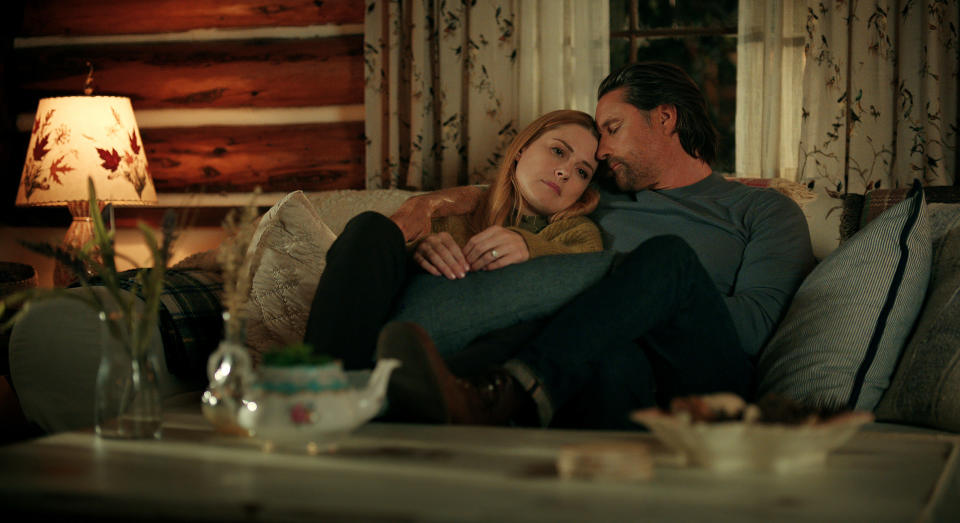 Alexandra Breckenridge as Mel Monroe and Martin Henderson as Jack Sheridan in 