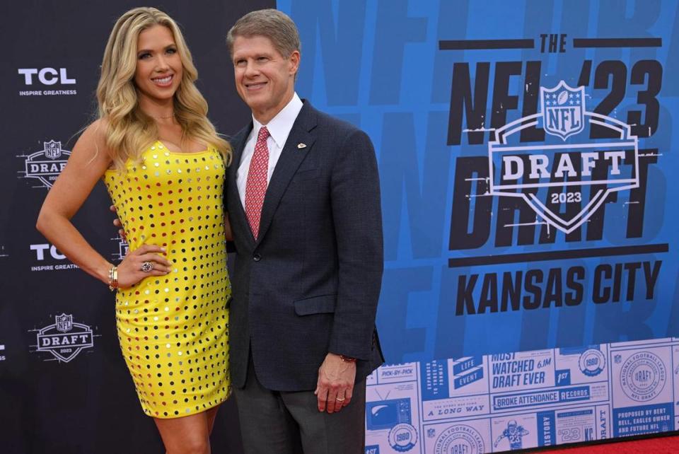 Gracie Hunt and her father, Kansas City Chiefs CEO Clark Hunt, walked the NFL Draft red carpet outside the National WWI Museum and Memorial in 2023 to kick off the three-day NFL Draft.