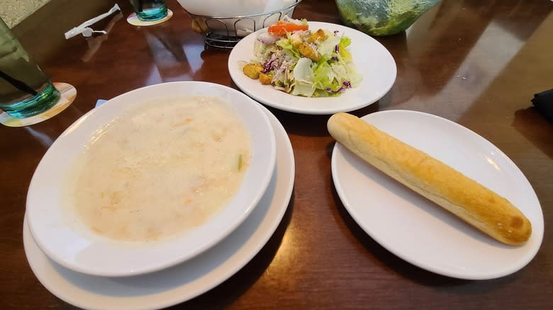 Olive Garden soup, salad, breadstick