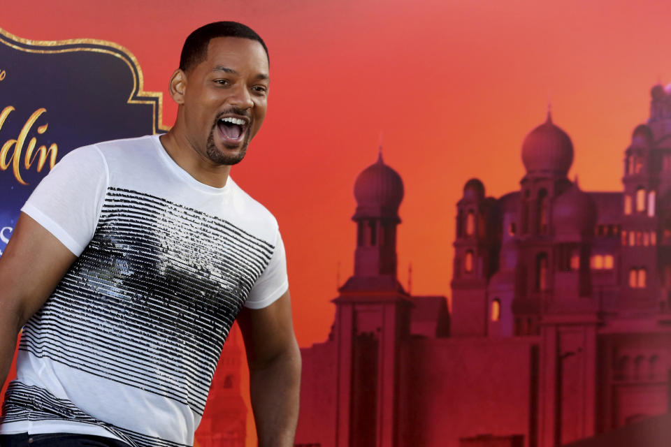 El actor estadounidense Will Smith durante una conferencia de prensa con el director Guy Ritchie y los actores Mena Massoud y Naomi Scott previa al estreno de "Aladdin" de Disney en Amán, Jordania, el lunes 13 de mayo de 2019. La película se estrena en la región el 23 de mayo de 2019. (Foto AP/Raad Adayleh)