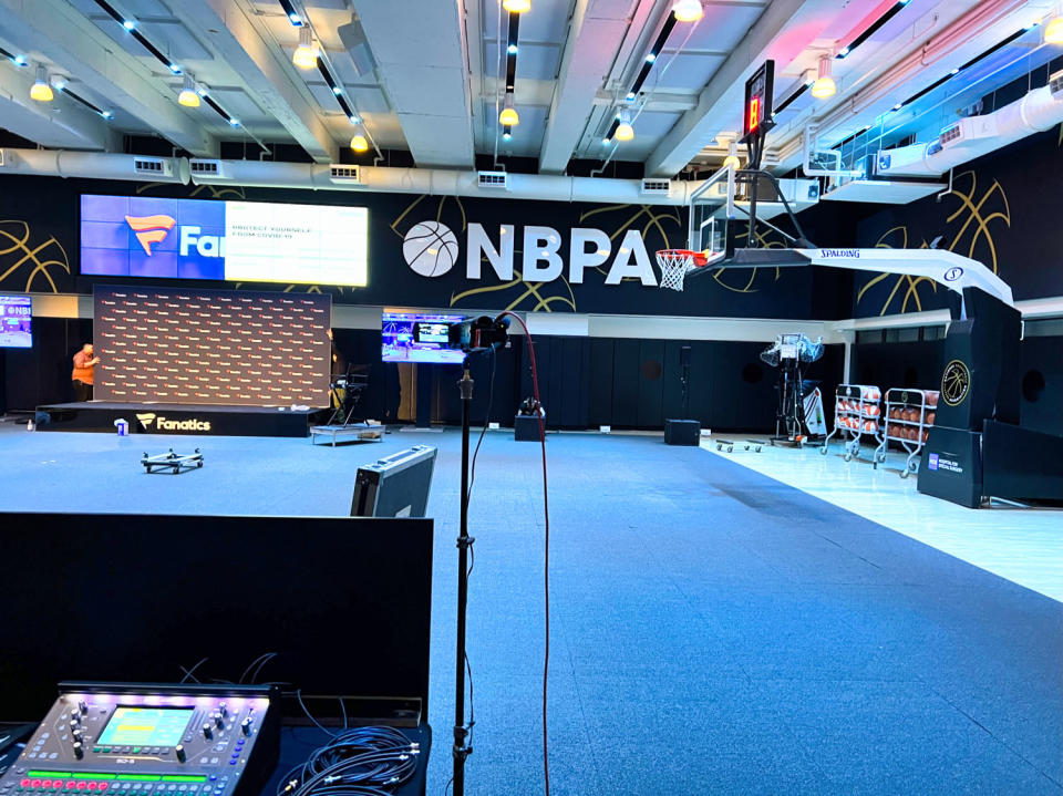 Taylor Productions rolled out its wireless audio rig, featuring RF Venue essential wireless audio accessories including two DISTRO4 RF distribution systems, a 4ZONE antenna combiner, a Diversity Fin Antenna, two low-profile Spotlight floor-pad antennas plus three in-line Band-Pass filters to conquer the challenges of midtown Manhattan’s hostile RF environment for a National Basketball Players Association-hosted Fanatics media event.