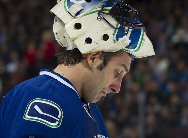 All the arguments why the Vancouver Canucks shouldn't retire Roberto  Luongo's number—and why they're irrelevant