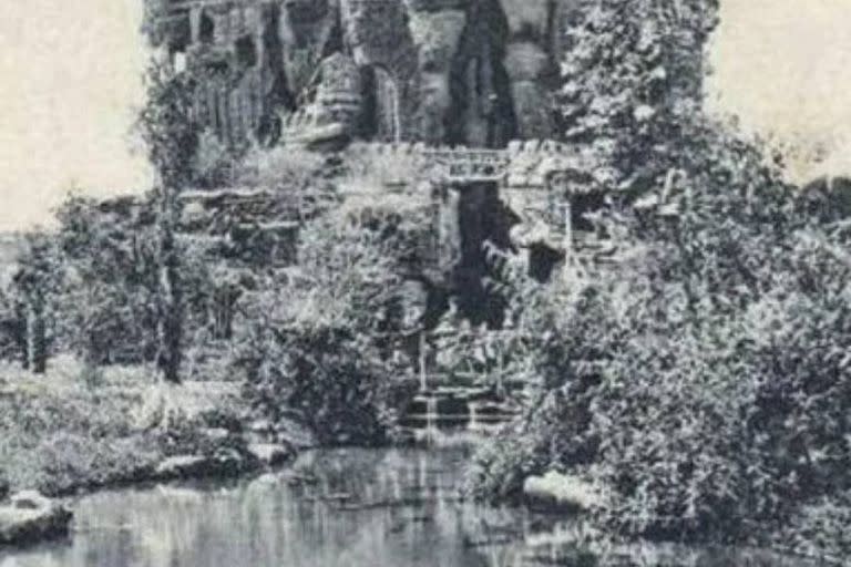 El paisaje de la gruta de Constitución se completaba con un pequeño lago, todo lo que era moda para los paseos públicos a fines de 1800