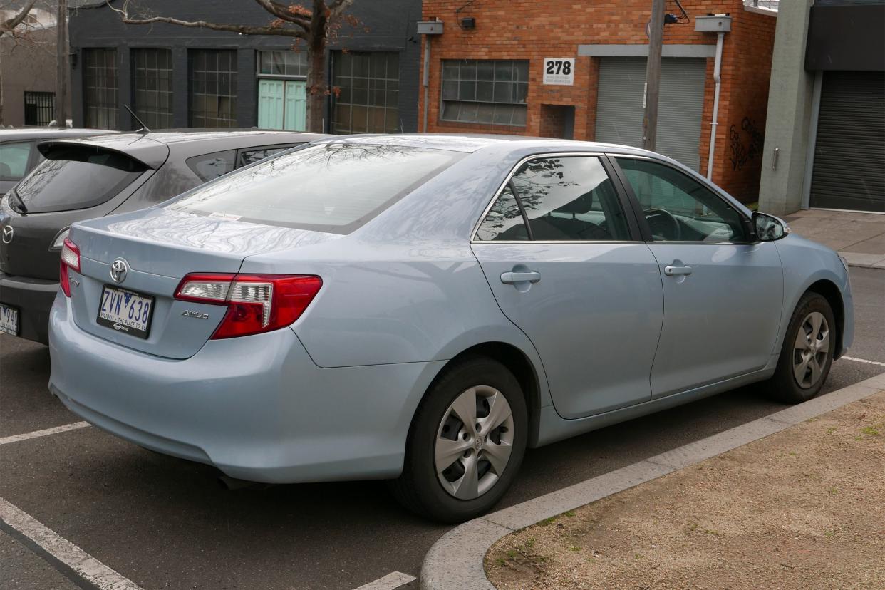 2013: TOYOTA CAMRY