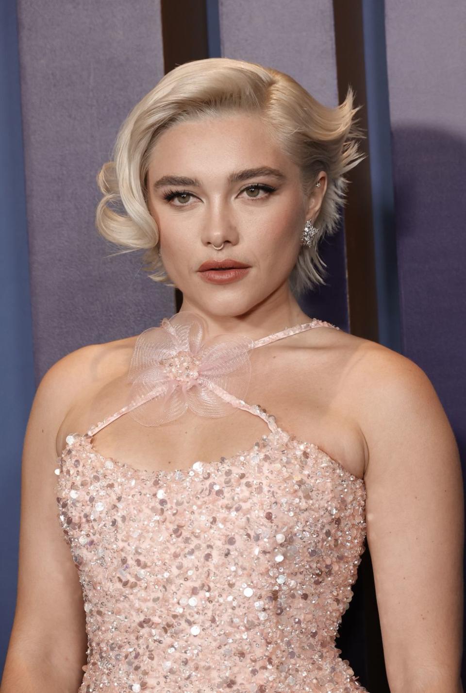 florence pugh attends the academy of motion picture arts sciences 14th annual governors awards