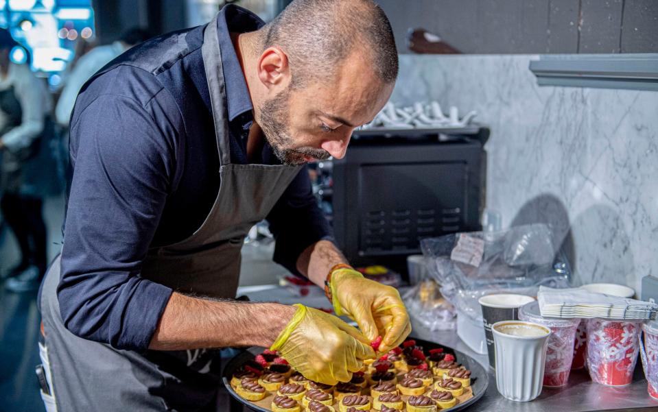 A Hotel Chocolat chocolatier at work - Channel 4