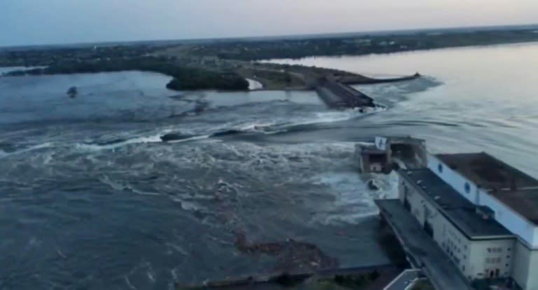 Die Ukraine und Russland tauschten die Schuld für die Schäden am Kachowka-Staudamm aus