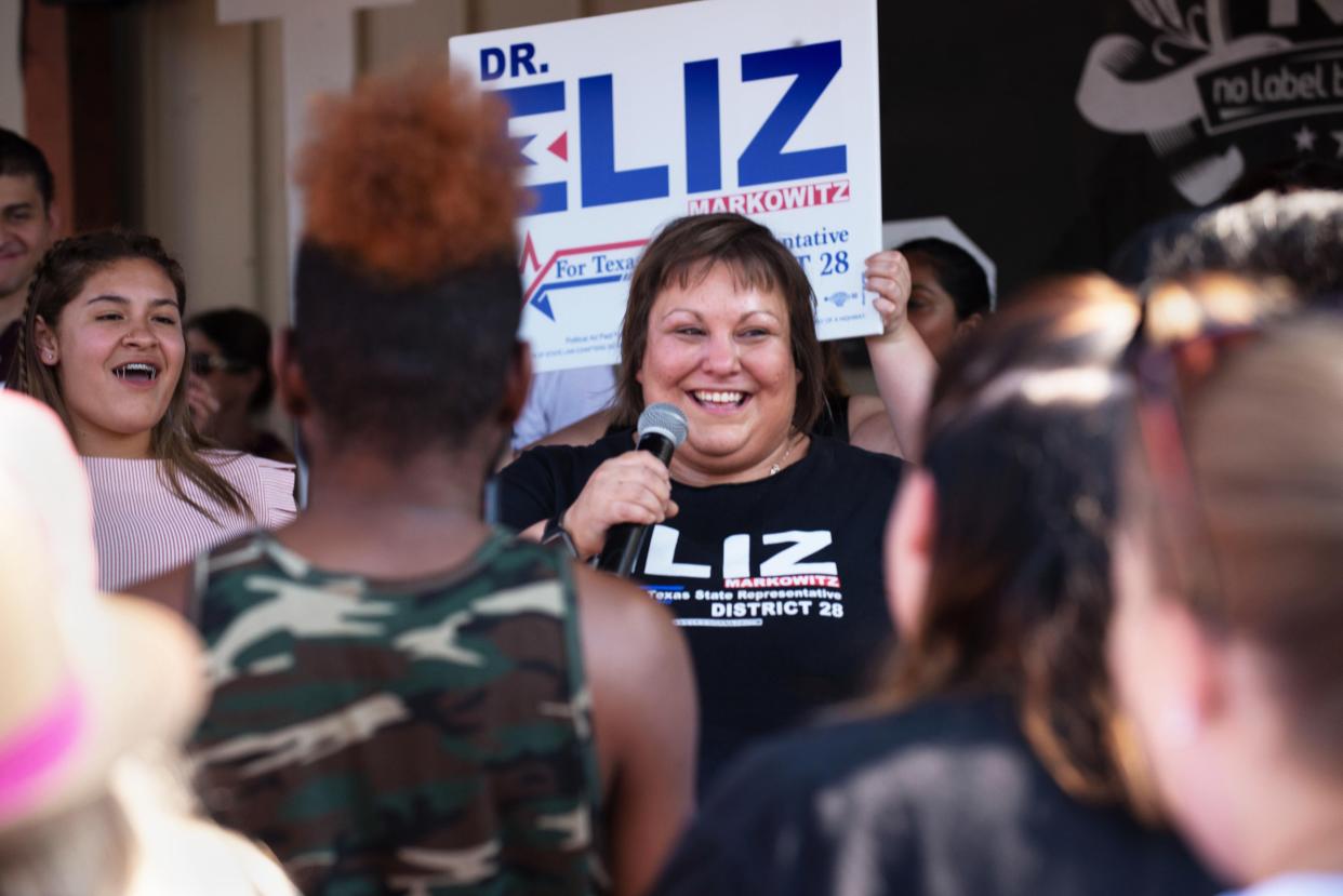 Eliz Markowitz speaks to voters at a Sept. 14 rally with Beto O&rsquo;Rourke. Democrats hope her victory in an upcoming special election will threaten the GOP majority in Texas. (Photo: Donald R. Corr/Eliz Markowitz Campaign)