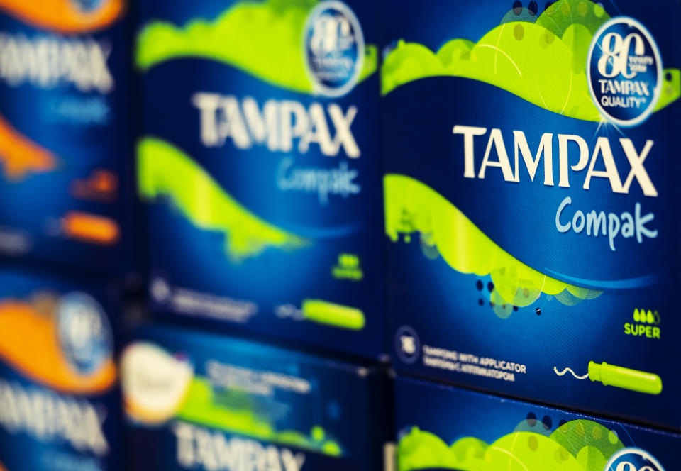 Crisis de tampones en EEUU: la fabricante de Tampax culpa a Amy Schumer por la escasez. Foto: Igor Golovniov/SOPA Images/LightRocket vía Getty Images