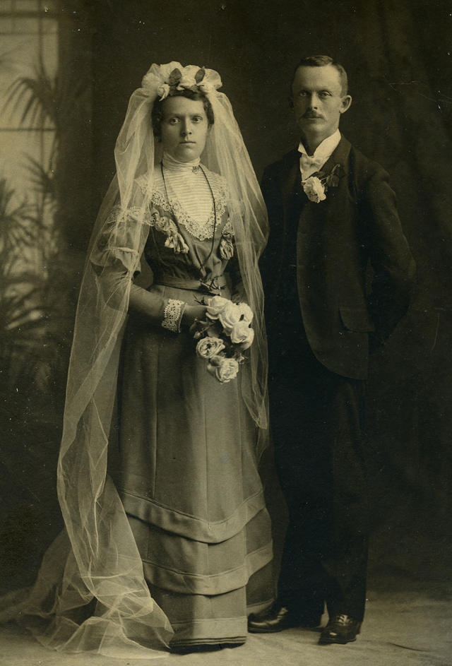 vintage wedding dresses 1800s