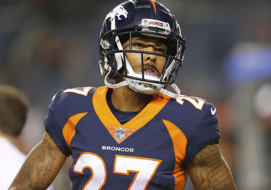 Video shows Ex-Broncos WR in fistfight with airport worker