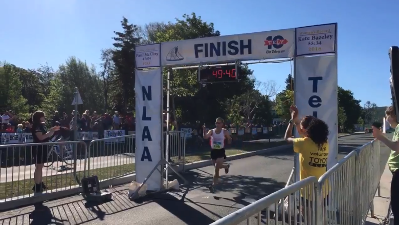 Double-digit champion: Colin Fewer breaks record with 10th Tely 10 title