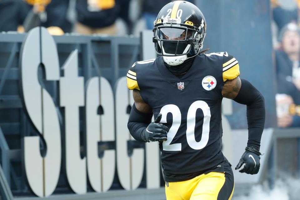 Pittsburgh Steelers cornerback Cameron Sutton takes the field against the New York Jets during the first quarter Oct. 2, 2022 in Pittsburgh.