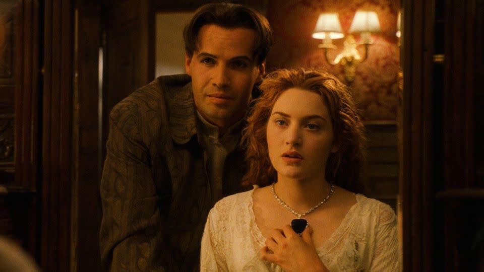 Billy Zane and Kate Winslet in “Titanic,” which turned the fictional “Heart of the Ocean” into one of the most recognizable pieces of jewelry in the world. - Cinematic/Alamy Stock Photo