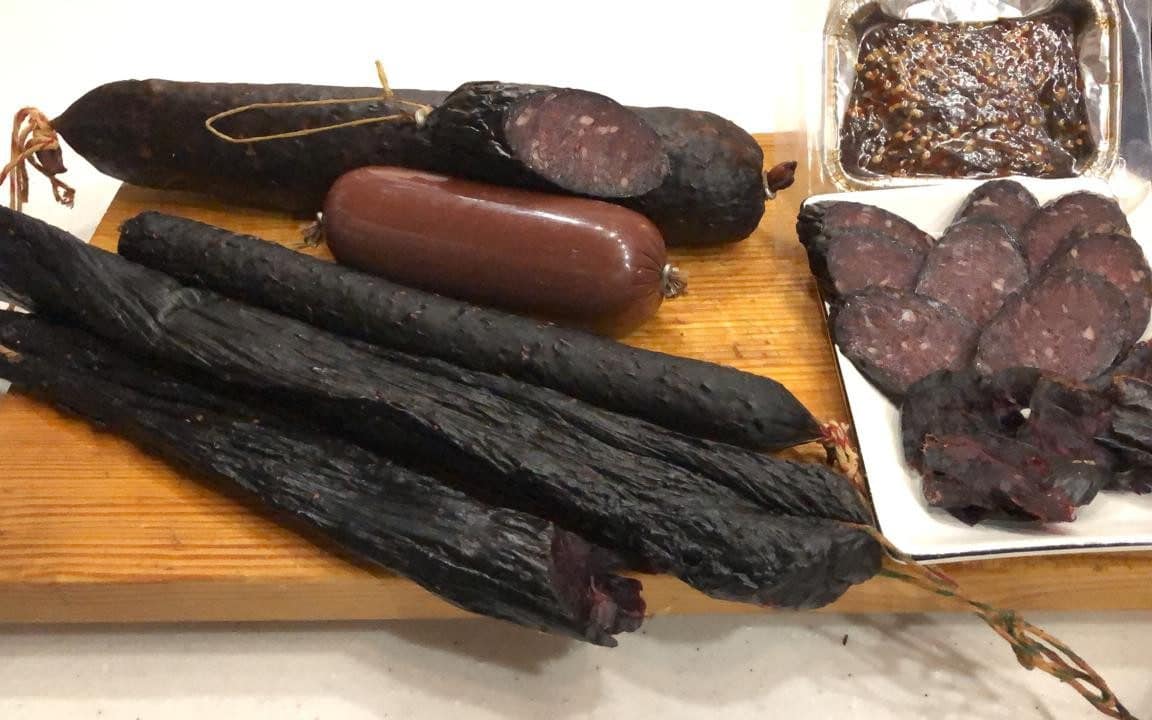 A Magadan entrepreneur has received a state grant to produce seal sausages. He already makes seal bacon and fat - 49gov.ru