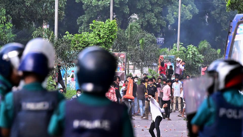Students clash with police during protests in Dhaka on July 18, 2024. - Munir Uz Zaman/AFP/Getty Images