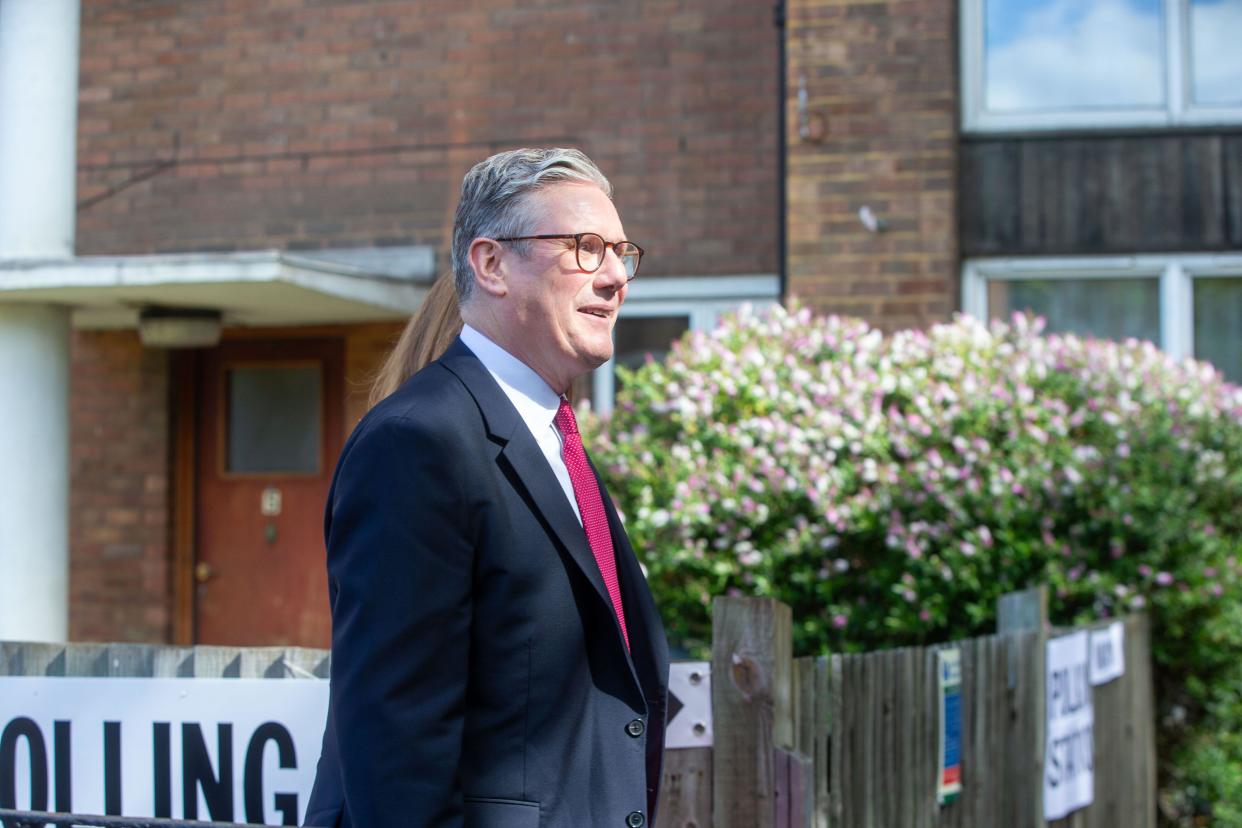 July 4, 2024, London, England, United Kingdom: Labour leader KEIR STARMER arrives at polling station with his wife VICTORIA in Kentish Town to cast vote in snap general election in the UK. (Credit Image: © Tayfun Salci/ZUMA Press Wire) EDITORIAL USAGE ONLY! Not for Commercial USAGE!