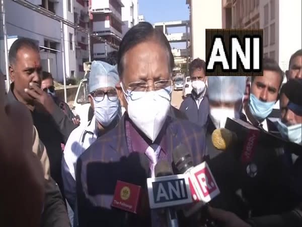 Umesh Prasad, the physician of RJD leader Lalu Yadav speaking to media on Saturday. (Photo/ANI)