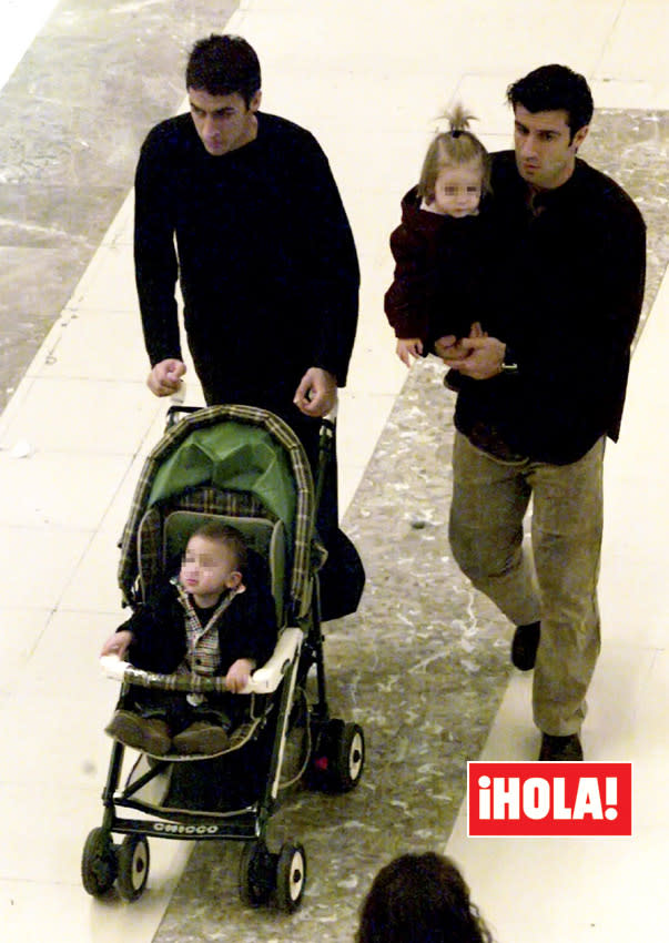 Luis Figo y Raúl González con sus hijos