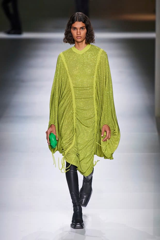 <p>A look from Bottega Veneta's Fall 2020 collection. Photo: Imaxtree</p>
