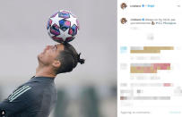 Cristiano Ronaldo fa sempre discutere, in campo e fuori. Su Instagram mostra il suo nuovo taglio: "Cosa ne pensate del mio nuovo look?"