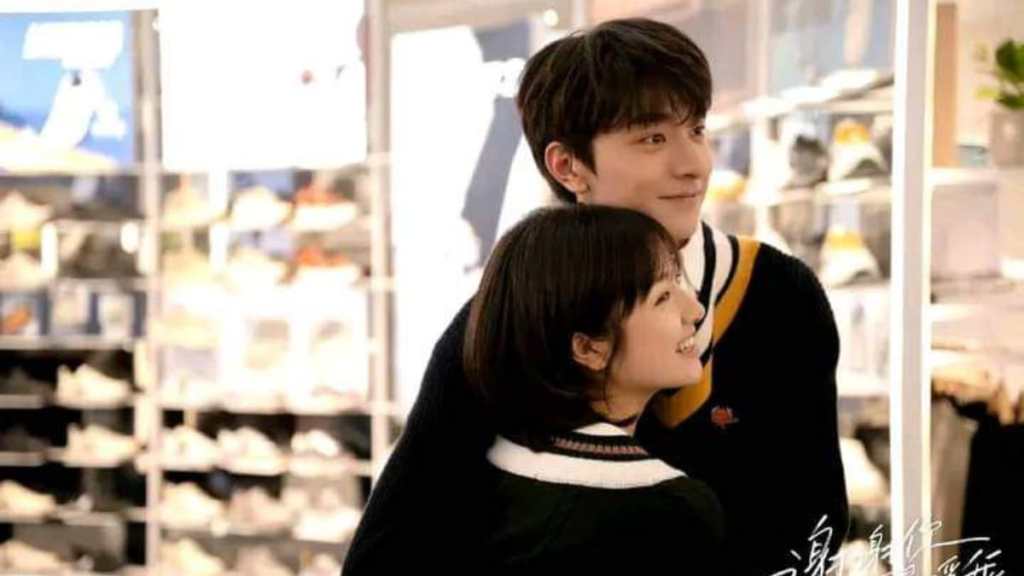 Landy Li embraces Lin Yi in Angels Fall Sometimes