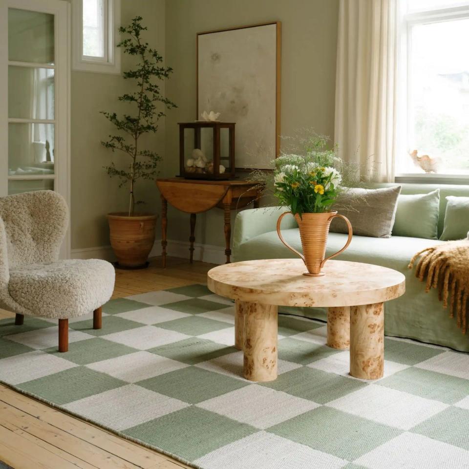 green living room ideas checkered rug