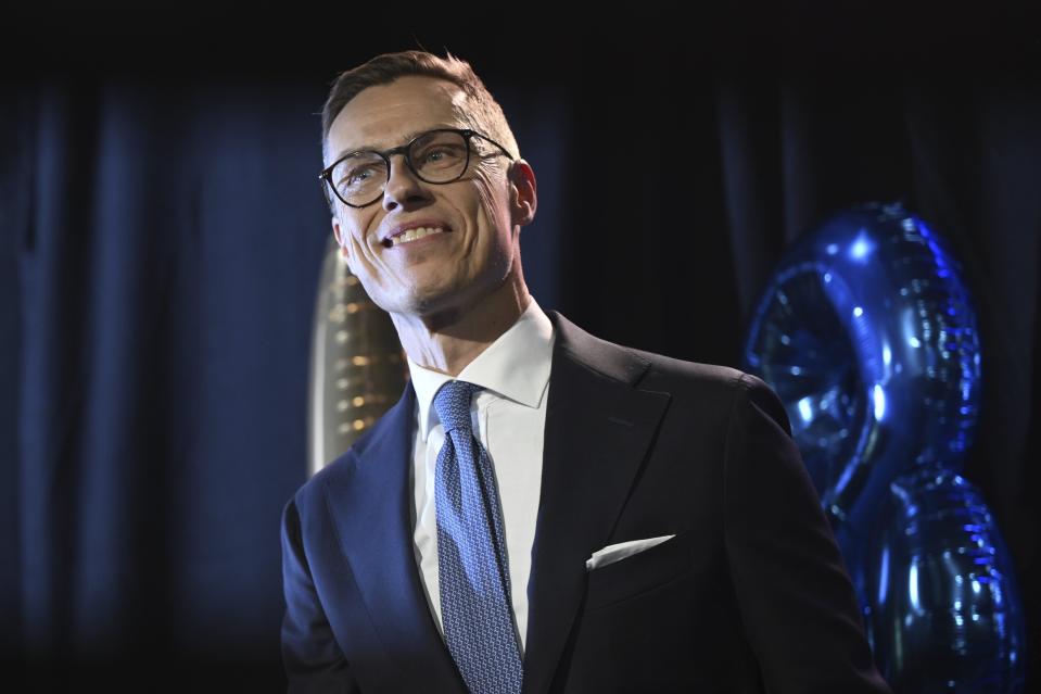 El candidato presidencial del Partido de Coalición Nacional, Alexander Stubb, sonríe en un evento el domingo 11 de febrero de 2024, en Helsinki, Finlandia. (Emmi Korhonen./Lehtikuva vía AP)