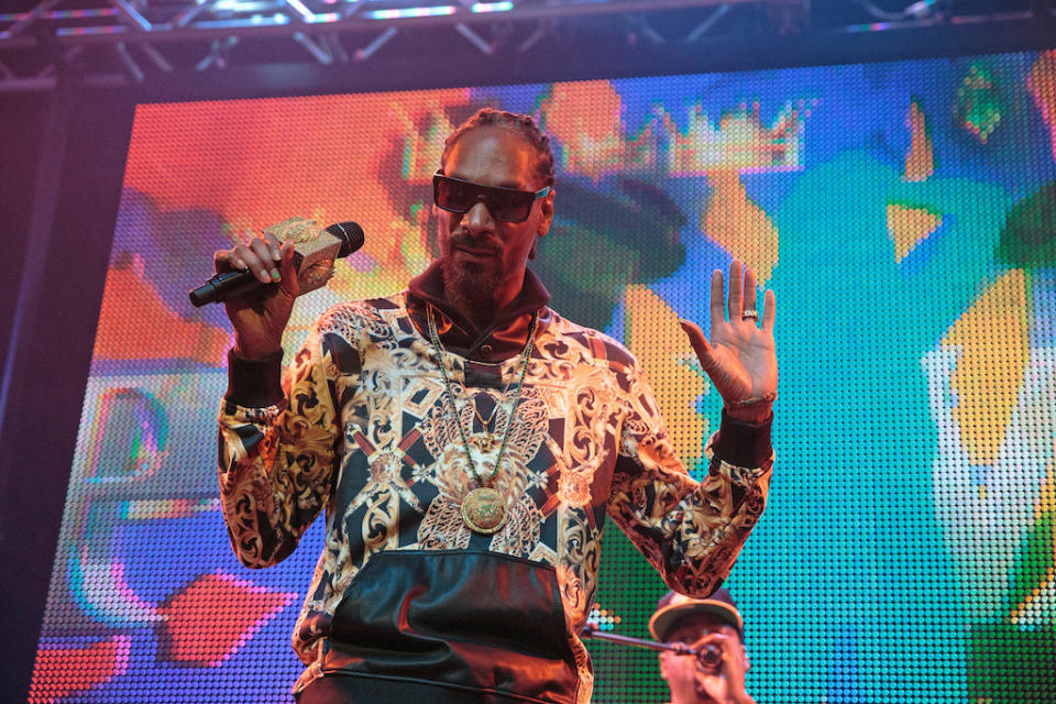 Snoop Dogg (16 nominations)