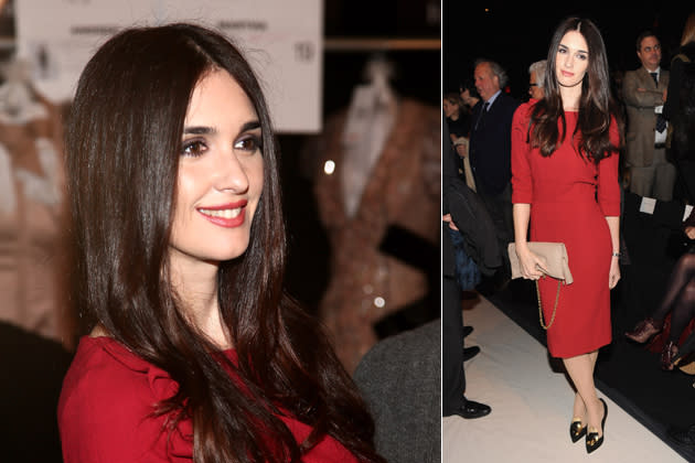 Lady in Red auf dem schwarzen Teppich: Rote Lippen, rotes Kleid – Paz Vega legte bei Designerin Carolina Herrera einen echt feurigen Auftritt hin. (Bilder: Getty Images)