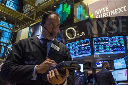 Traders work on the floor of the New York Stock Exchange, October 1, 2013. REUTERS/Brendan McDermid