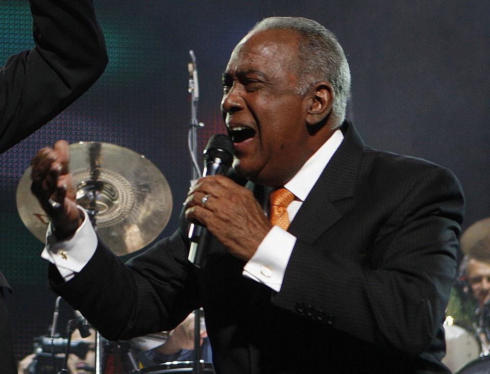 Puerto Rican salsa singer Jose "Cheo" Feliciano performs with Panamanian singer Ruben Blades (not pictured) during Blades' initial concert of his new tour "Todos Vuelven" at the Puerto Rico Coliseum in San Juan, in this August 21,2009 file photo. Feliciano died in a car crash in Puerto Rico on April 17, 2014, at the age of 78, local media reported. REUTERS/Ana Martinez/Files (PUERTO RICO - Tags: ENTERTAINMENT OBITUARY)