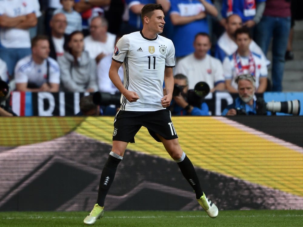 Julian Draxler ist jetzt auch Papa (Bild: Marcel Paschertz/Shutterstock)