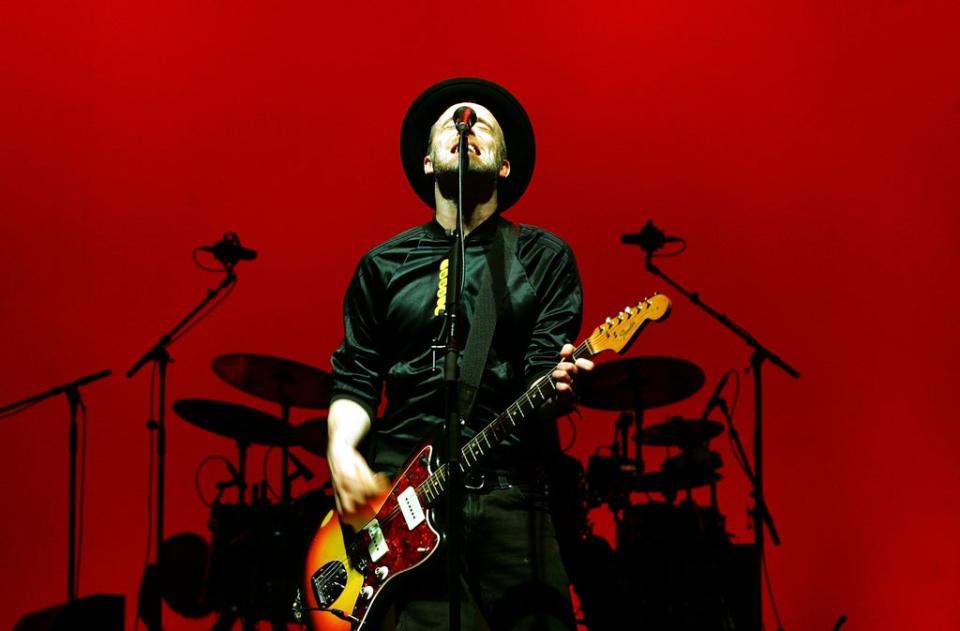 Fran Healy of Travis performing at the Olympic Hall in Seoul, South Korea, 2009 (Getty Images)