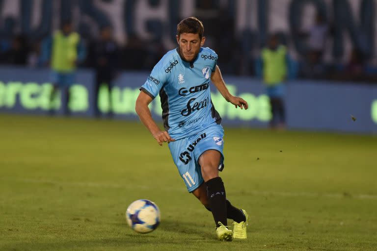 Leonardo Di Lorenzo con la camiseta de Temperley, club donde se retiró profesionalmente