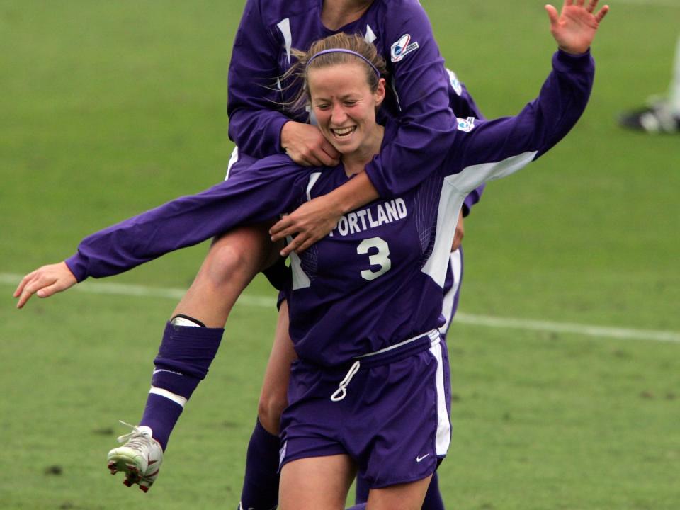 Megan Rapinoe with the Portland Pilots.