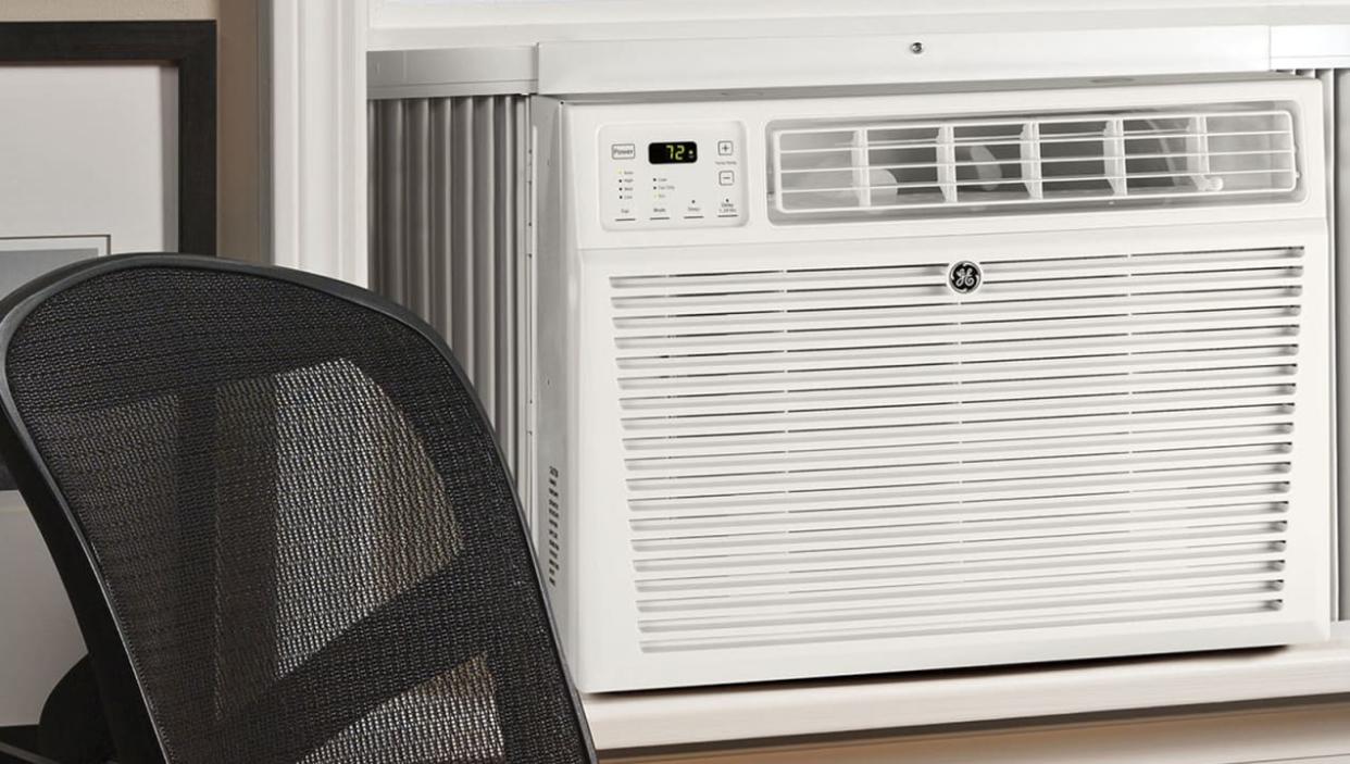 There are a lot of options for people looking for inexpensive air conditioners.